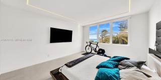 1147 Hillsboro Mile Gallery 36