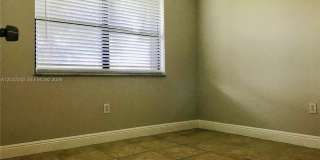 565 NW 100th Pl Gallery 4