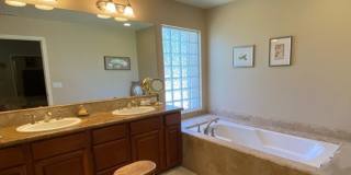 Foxenwood Garden Villa home 2 bedroom + a office Gallery 11