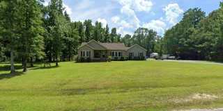 Charming 3-bedroom, 2-bathroom home located in the delightful community of Castle Hayne Gallery 1