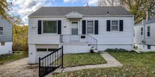 Charming 2 Bedroom With Spacious Living In Benson!! Gallery 1
