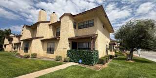2 Story Condo Available!  2 bedroom + 2.5 Bathrooms Gallery 1