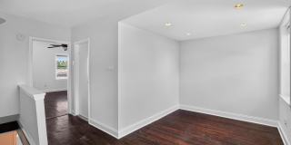 2623 EMERALD Street Gallery 17
