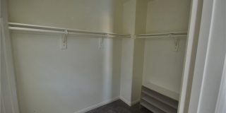 3041 Lake Como Avenue Gallery 26
