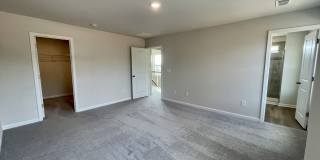 15623 Country House Street Gallery 18
