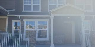 Spacious Two-Story Townhouse Gallery 1