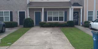 3 beds 2 bath property in Atlanta!! -- Security Deposit is NEGOTIABLE! Gallery 1