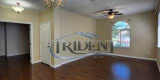 3-bedroom 2-bath home with den located in Edgewater Gallery 4