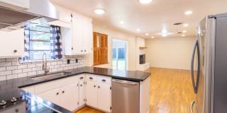 1556 Singleton Avenue Gallery 7