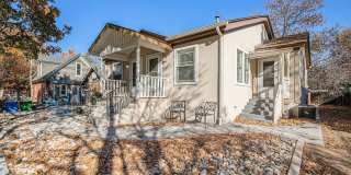 Beautifully Fully-Furnished Duplex in Old Town Gallery 4