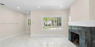 2413 N Greenway Dr Gallery 13