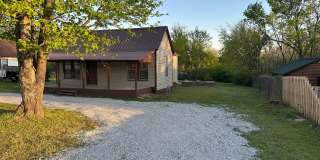 Available Now! Spacious 2 Bedroom, 1 Bathroom with Bonus Room & Huge Backyard Gallery 18