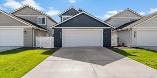 Perfectly designed 5-bedroom, 3-bath single family home Gallery 35