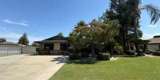 NW Bakersfield home with a pool! Gallery 1