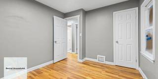 Stunning Renovated 3-Bedroom Bungalow Gallery 9