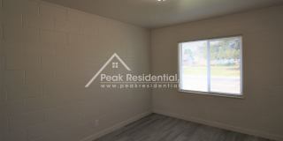 Charming Tahoe Park 2bd/1ba Duplex Gallery 11