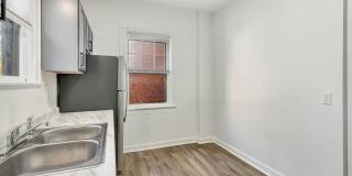 2231 Flora Street Gallery 10