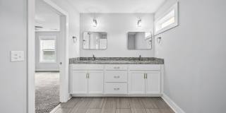 Modern Three Bedroom! Gallery 35
