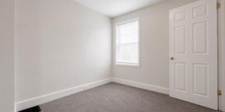2643 EMERALD Street Gallery 18