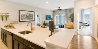 Woodmont Mews Apartments Gallery 14