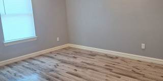 **Call Heather at 479-208-0305 to discuss a move in special on this Duplex** Gallery 6