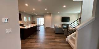 Stunning Black Diamond home-Ten Trails (Pinewood Plan) - Available Early to Mid June Stunning Black Diamond home-Ten Trails (Pinewood Plan) - Available Early to Mid June Gallery 4