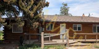 Charming 3-bed 2-bath Home at the Edge of Town Gallery 1