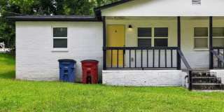Charming 2-Bedroom End Unit Just 1 Mile from Mercer University Gallery 1