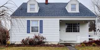2 Bedroom, 1 Bath Apartment off South Main Gallery 1