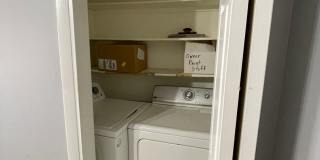 1 MONTH FREE!! 2B/1B Upper Level Condo in Cottonwood Villas - Available NOW! Gallery 10