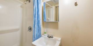 NW Rowhouse Near Georgetown University & Hospital Available Early August Gallery 19