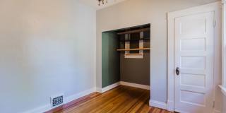Amazing Highlands location with huge walkability! Gallery 17