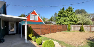 Charming Updated Studio Home with Fenced Yard in Beaverton Gallery 1