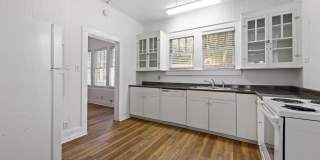 302 Versailles Boulevard Gallery 10