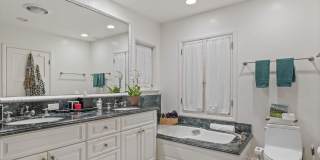 354 14th St Gallery 21