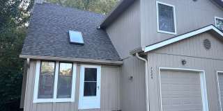 3 Bed | 1.5 Bath | 1 Car Garage Duplex in Kansas City Gallery 1