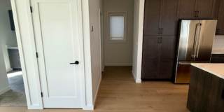 3 Bedrooms 2 1/2 Bathrooms - Where Mountains meet you at upscale living! Gallery 15