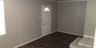 Adorable cottage is right in the heart of OKC! Gallery 6