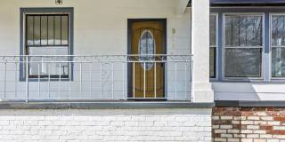 Charming + Modern Highland Park Home - 3 Beds, 2 Baths, Fenced Yard, + Plenty of Parking! Gallery 5