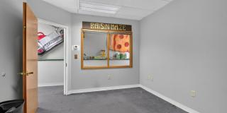 1118 E COLUMBIA Avenue Gallery 11