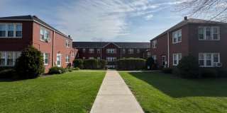 (SCH) - Southcrest Heights Apartments (SCH) - Southcrest Heights Apartments Gallery 1