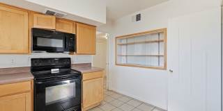 3BR/4BA Professional Retreat with Private Desert Oasis Gallery 7