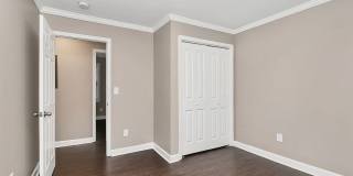 Adorable Modern 2 Bedroom Duplex! Gallery 10