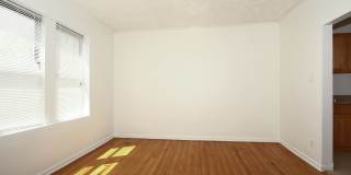 8241 S Ellis Gallery 18