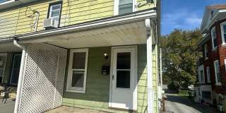 Charming 2-Bedroom Home with 1.5 Baths – Comfortable & Convenient Living Gallery 1