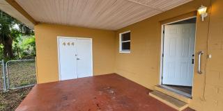 Clean 3 bedroom block home in Daytona! Gallery 4