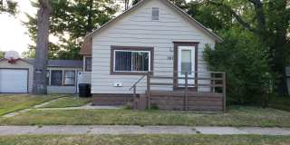 2 Bedroom / 1 Bath House in GREAT Location! Gallery 16