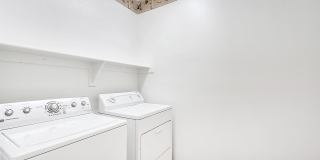 Clean and Cozy home in desirable area! Gallery 16