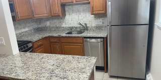 Coolidge Corner  Renovated Spacious and very sunny top floor  2 bed, HT and HW inc  June or July Gallery 3