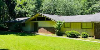 HUGE 4-Bedroom, 2.5-Bath Entertainer’s Dream in Fayetteville! Gallery 1
